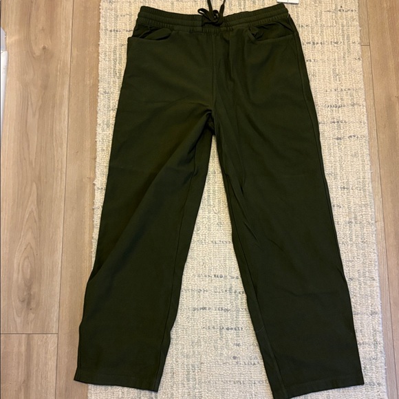 Athleta Pants - Athleta Women's Green Farallon Ankle Pants NWT